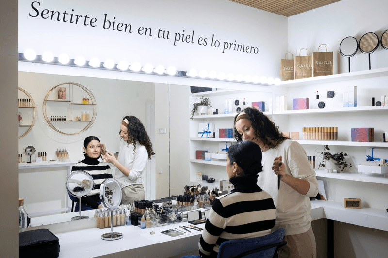 Makeup Advisor image