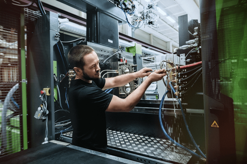 Økonomisjef - IV Moulding image