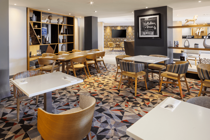 Food and Beverage Assistant image