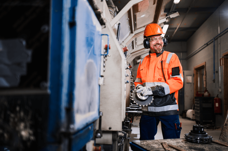 Tuotannon kesätyöntekijöitä Luvian Sahalle image