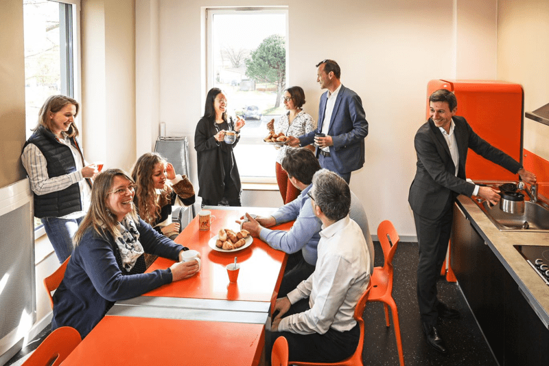 Auditeur F/H en alternance image