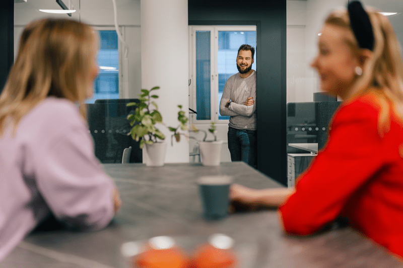 Ohjelmistokouluttaja (Application Specialist) image