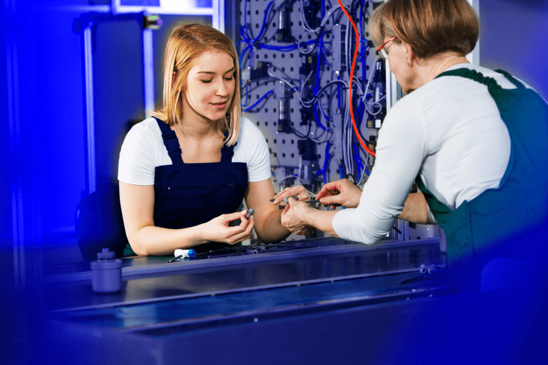 Töö elektroonikatootmises / Работа в производстве электроники image