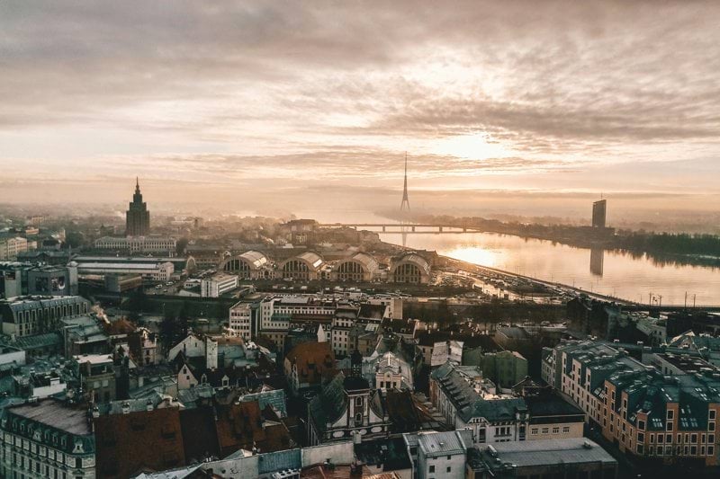 Jobba med kundtjänst i spännande Lettland image