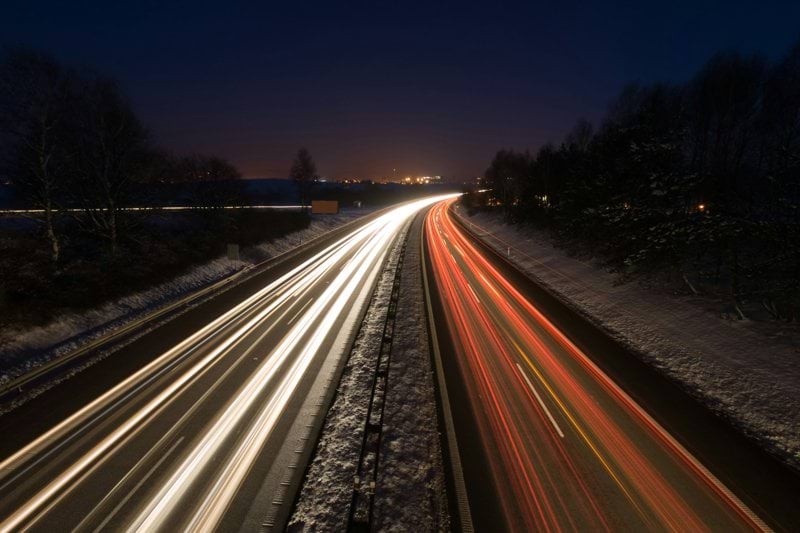 Imupaineautonkuljettaja sähköasentajan luvilla image