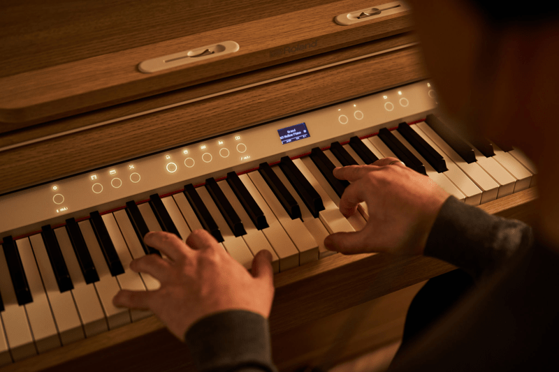 FREELANCE PIANO/KEYS DEMONSTRATOR image