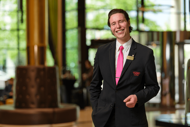 Thon Hotel Opera søker Assisterende Resepsjonssjef image