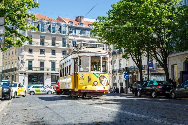 Polish Customer Tech Support in Lisbon image