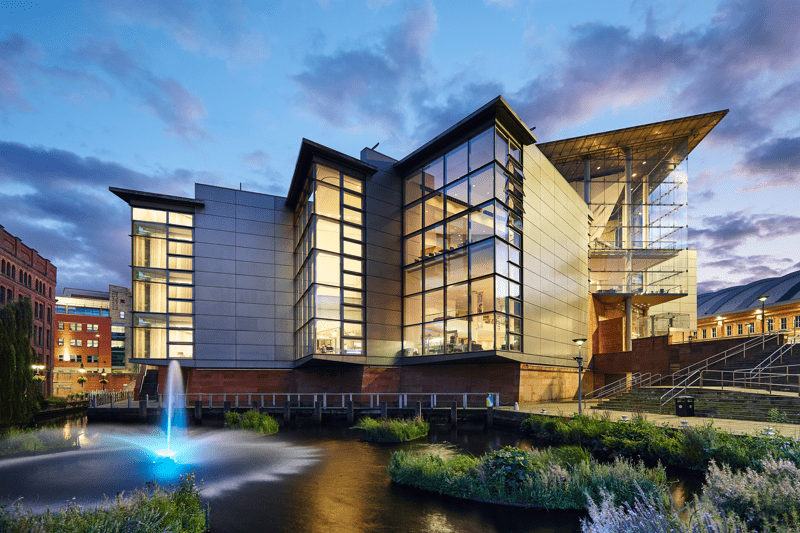 Food & Beverage Assistant image
