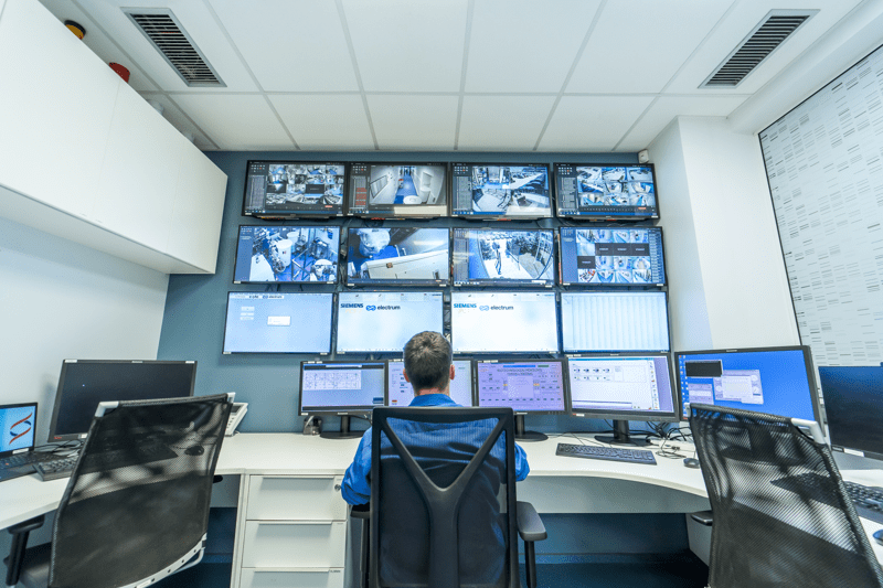 Senior Engineer image