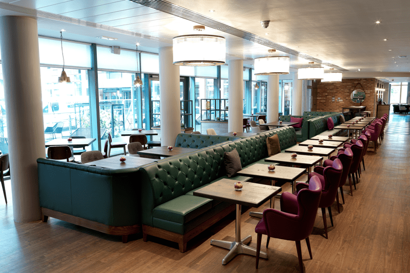 Food and Beverage Assistant image