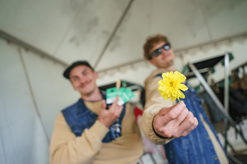 Promoottori / tuotemyyjä Ilosaarirockiin image