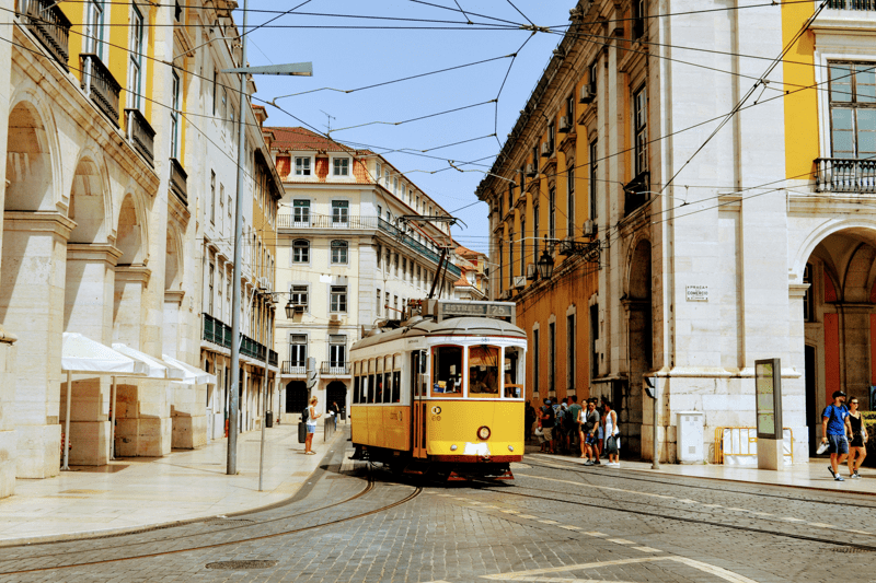 Kundtjänstmedarbetare till Lissabon, Portugal! image