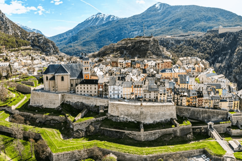 Commercial automobile H/F image