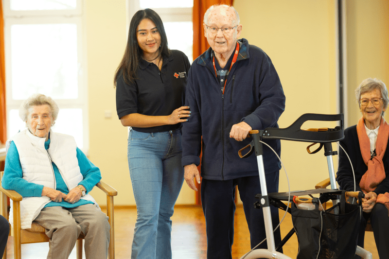 Freiwilligendienst (FSJ/BFD) in der DRK Seniorenresidenz Carolinenhöhe (w/m/d) image