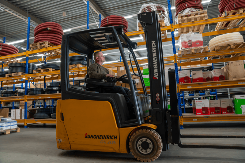 Magazijnmedewerker image