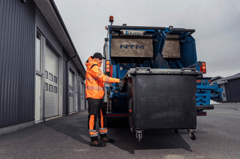 Jäteautonkuljettajia kesätöihin, Riihimäki ja Pori image