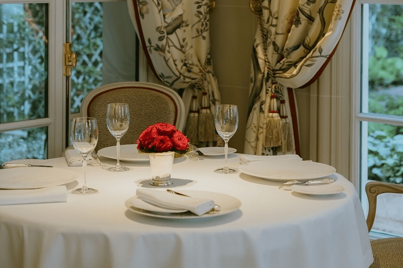 Assistant Manager (maitre d'hôtel) Restaurant Epicure*** H/F image