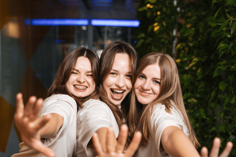 Customer Support Specialist (English) image