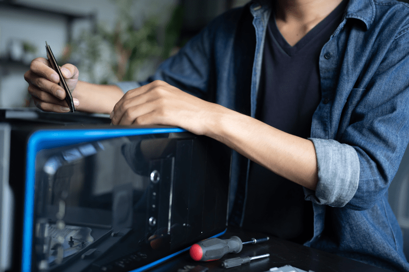 Laboratory Specialist (Technicien Maintenance & Réparation IT) image