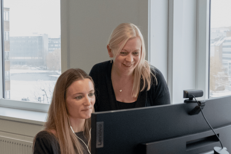 Skadeservicemedarbejder til motorskade image