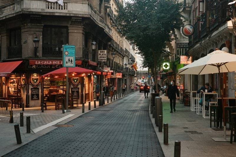 French Remote Customer Service Agent in Madrid image