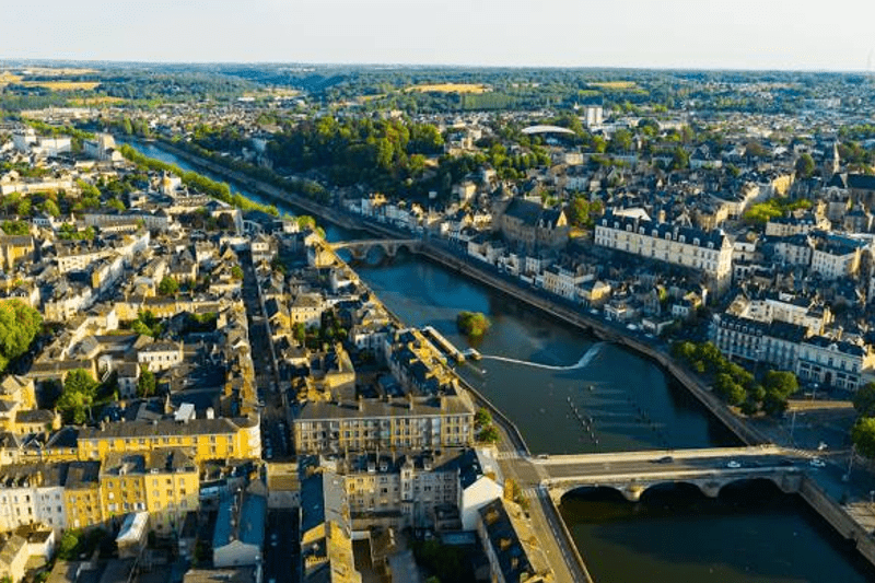 Courtier en prêt immobilier et assurance (H/F) LAVAL image