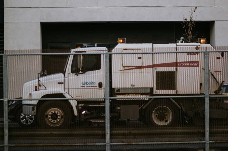 CONDUCTOR/A CAMIÓN DE LIMPIEZAS INDUSTRIALES image