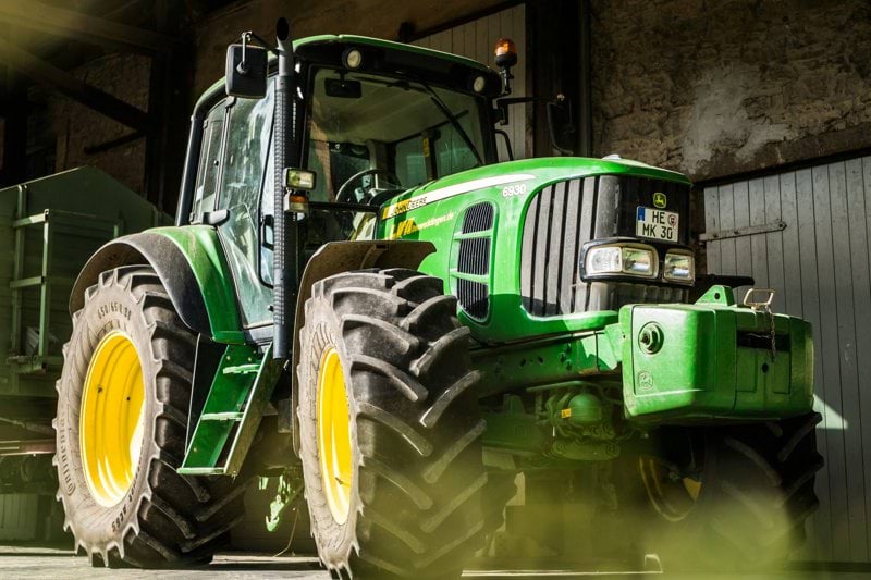 Tractorista en Sector Agrario image