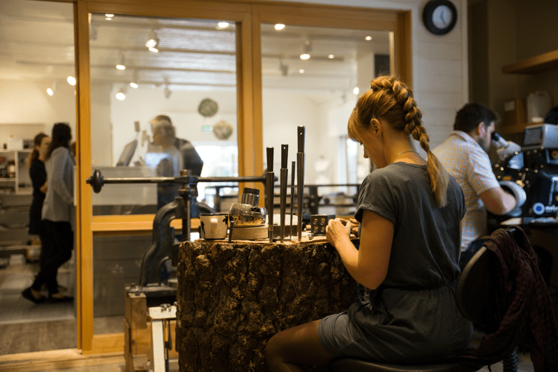 Serviceinriktad butikssäljare till Guldviva – bli vårt ansikte utåt! image