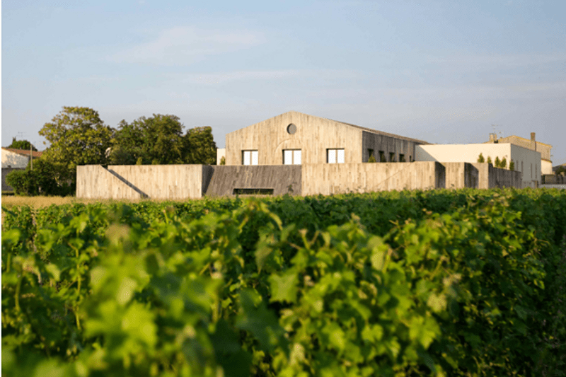 Ouvrier Viticole Tractoriste H/F en CDI à Pauillac image