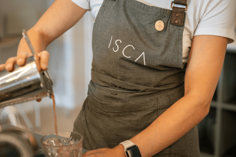 Food and Beverage Assistant image