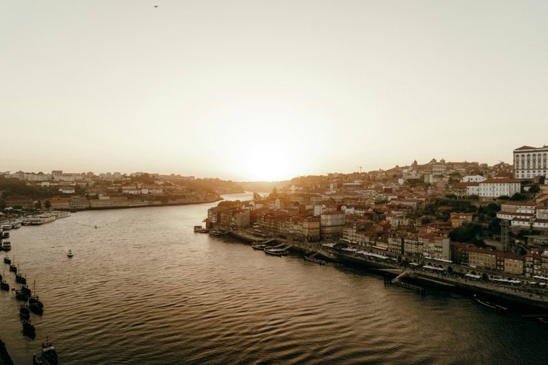 French Customer Service in Porto image