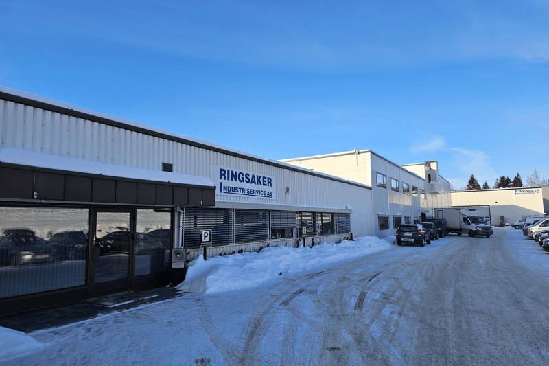 Medarbeider til skjære- og kappeavdelingen Ringsaker Industriservice AS image