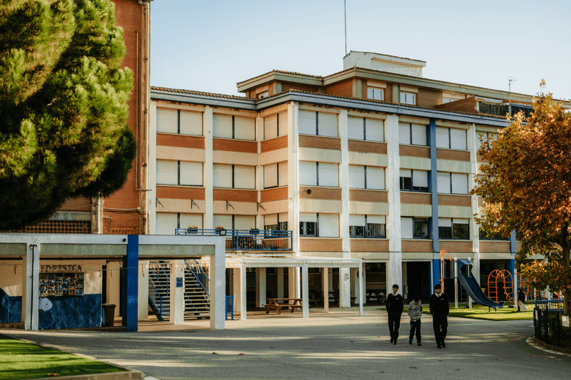 Profesor/a de alemán y de adquisición de español (español para extranjeros) image