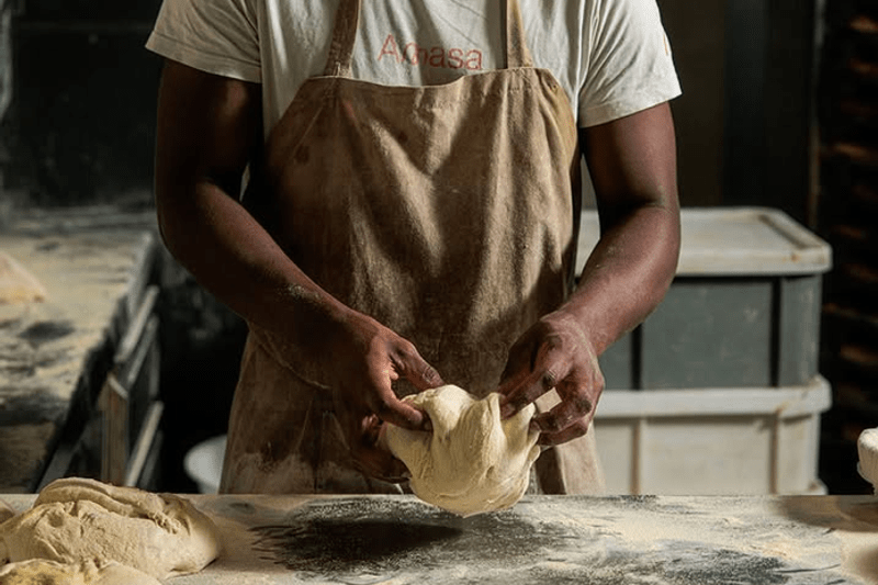 Oficial de panadería image