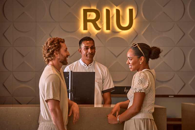 RECEPCIONISTA image
