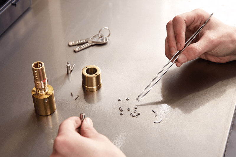 Showroom Bench Locksmith (Kensington High Street) image