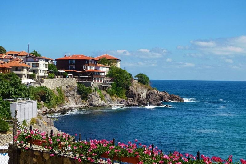 Dutch or Flemish Outbound Client Advisor – Live & Work in Bulgaria! 🌟 image