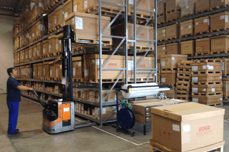 MAGAZZINIERE CARRELLISTA image