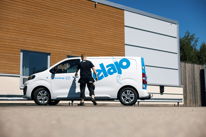 Service- / entreprenadelektriker till Elajo Norrköping image