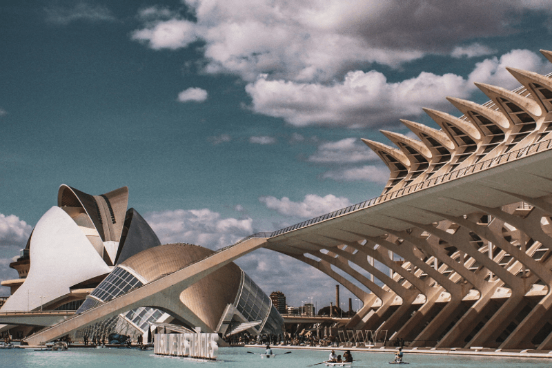 Dutch and French Customer Advisor – Valencia image