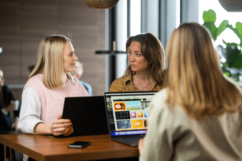 Content Creator – fokus digitalt image