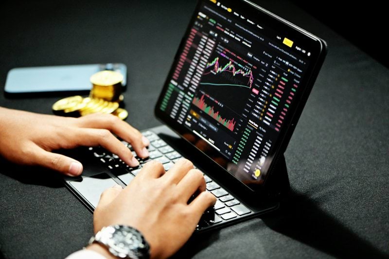 Crypto Trading Desk Manager image