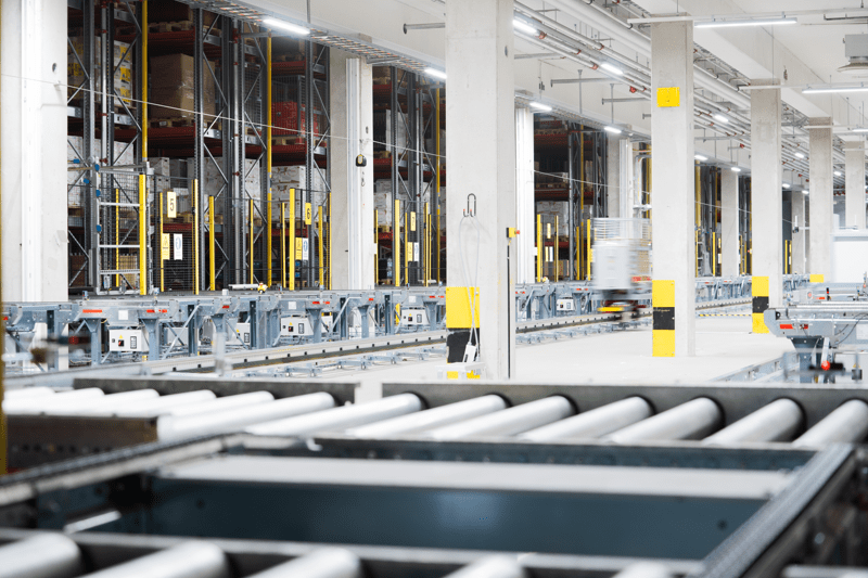 Kesätyöntekijöitä takuuosastolle image