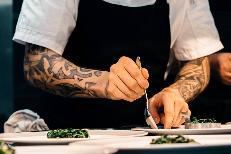 Vil du jobbe 7/7 turnus som kokk på Mongstad utenfor Bergen? image