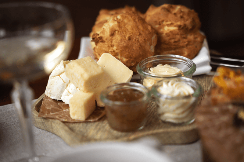 Frukostvärdinna (helg) image