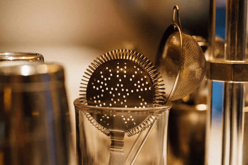 Cocktail Bartender image