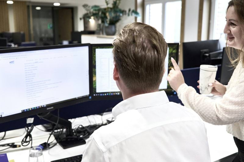 Service and Operations Specialist with Dutch image