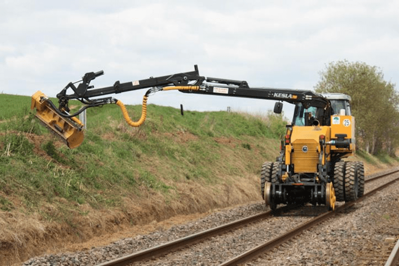 Conducteur de travaux - Débroussaillage/ Elagage/ Abattage avec engins ferroviaires -  H/F image